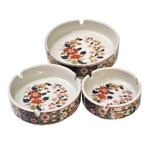 Vintage Floral Japanese Imari Decorative Colorful Ashtrays  Set Of 3